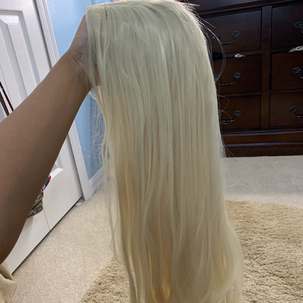 Blonde straight wig